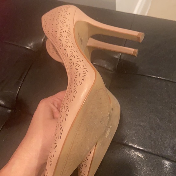 Jessica Simpson heels - Picture 2 of 4